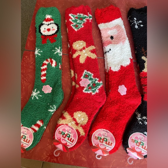 🎄❤️💚🧑‍🎄🐧NWT LONG MOPAS FUZZY COMFY SOCKS - Picture 10 of 16